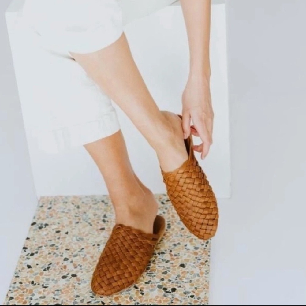 ST. AGNI Brown Leather Bunto Woven Mules Size 7